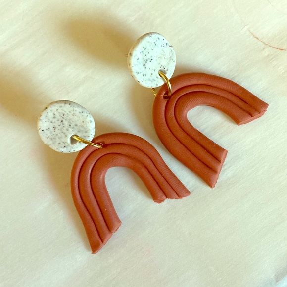 Earrings - Picture 1 of 1